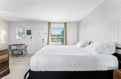 Lauderdale-by-the-Sea Apartment | Steps From The Beach-all Renovated Studio Unit #3