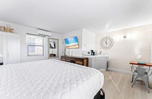 Lauderdale-by-the-Sea Apartment | Steps From The Beach-all Renovated Studio Unit #3