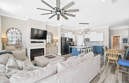 Lower Grand Lagoon House | Steps from the Beach weekly discounts NO Resort/Parking Fees Pet Friendly!