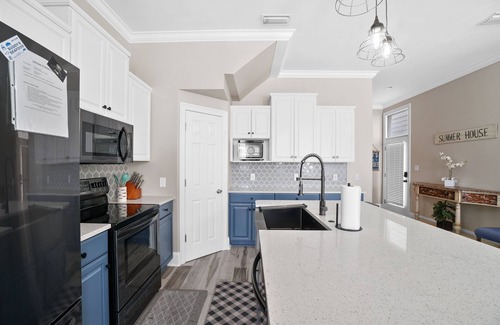 Lower Grand Lagoon House | Steps from the Beach weekly discounts NO Resort/Parking Fees Pet Friendly!