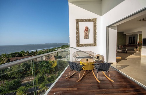 Zona Norte Condo | STEPS FROM THE BEACH PENTHOUSE