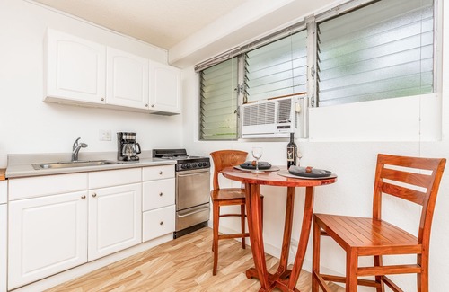 Waikiki Condo | Steps from the Beach Family Retreat w/Free Parking in Boutique Style Building