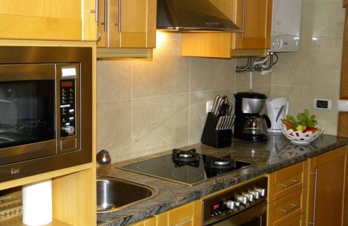 Santa Maria Maior Apartment | Steps from the Castle, an Enchanting Place. HD TV and WIFI