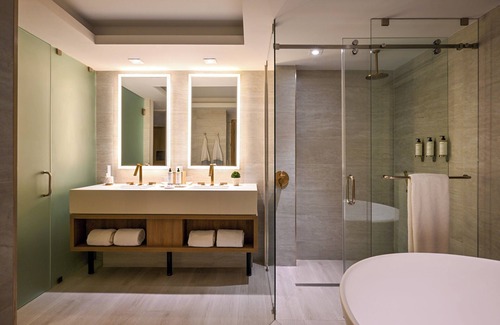Singer Island Hotel | Steps from the Sand: 2 Beach View Stay w/Luxe Amenities+ Sun-Filled Relaxation