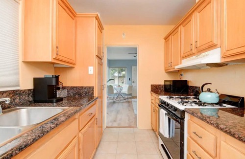 Central Mission Beach Apartment | Steps from the Sand in Mission Beach