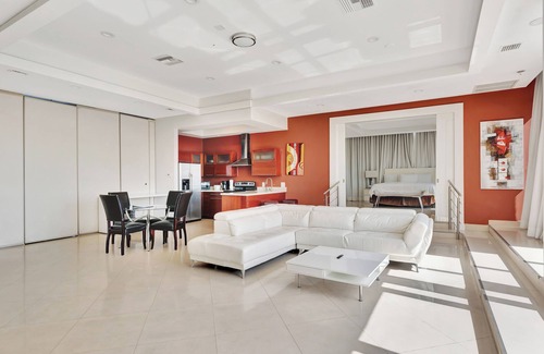 Bermuda Riviera Apartment | Steps from the Beach - Penthouse