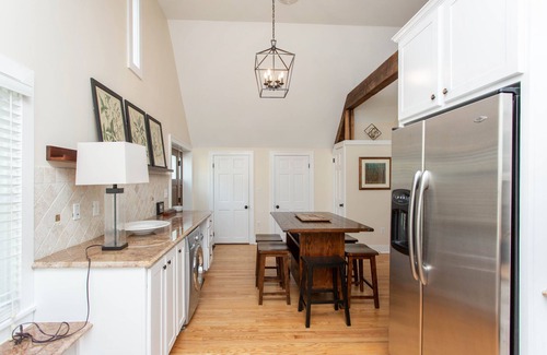 Saratoga Springs Condo | Steps from track and downtown AVAILABLE BELMONT WEEK!