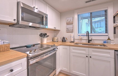 Folly Field Condo | Steps to Beach-Hilton Head Condo-Pet Friendly