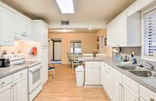 Laguna Beach House | Steps to beach|Pet friendly|Fenced yard