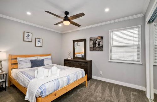 Carlsbad Village Apartment | Steps to Beach, 2BR Dog Friendly Home with Fire Pit