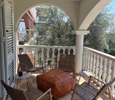 Przno Apartment | Steps to beach 3 Bedrooms 2 Bathrooms 2 Kitchens with a Terrace - 2 Parking spots - Sea View