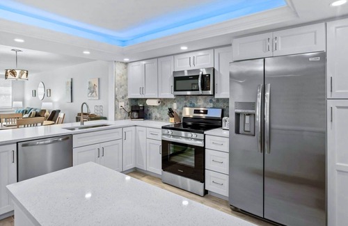 Sanibel Condo | STEPS TO BEACH #451.1st Floor.Dog Friendly.Pool Beach.Pickleball = FUN!
