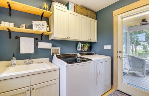 Oak Harbor Cottage | Steps to Beach: Home w/Hot Tub in Oak Harbor!