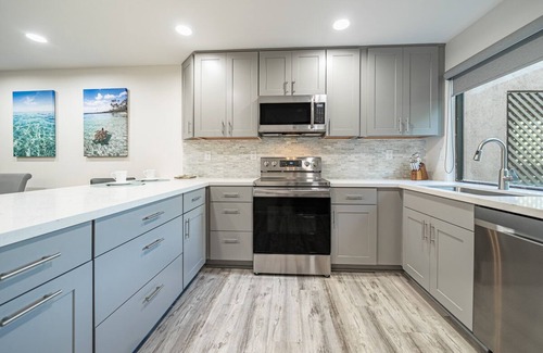 Wailea Condo | Steps to beach, Luxury Modern Condo for 4, Fully Remodeled & Resort Amenities