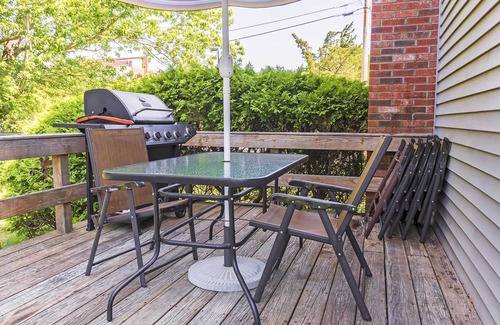 Barnstable County Cottage | Steps to Beach & Main St: Dog-friendly Retreat!