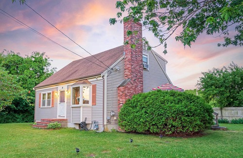 Barnstable County Cottage | Steps to Beach & Main St: Dog-friendly Retreat!