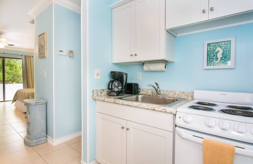 Juno Beach House | Steps to Beach, Private Boutique Bungalow