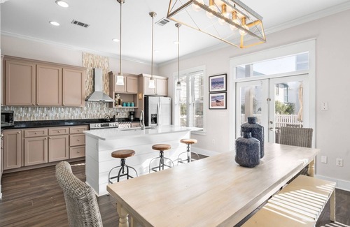 Rosemary Beach House | STEPS to Beach! Private Pool, Spa, Bikes, & Sleeps 18! Pet Friendly!
