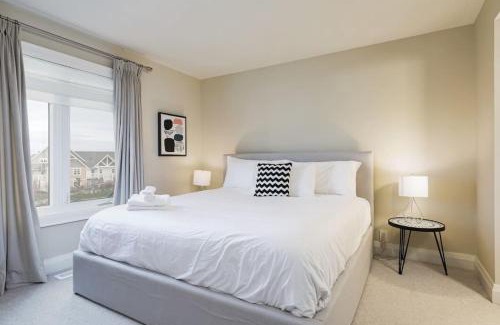The Blue Mountains House | Steps to Blue Mtn Condo wt Elegant Style 213 Sierra Lane