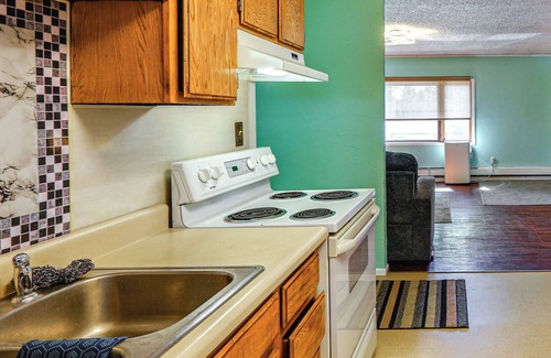 College Apartment | Steps to Chena River - Condo Near Hiking & Tours!