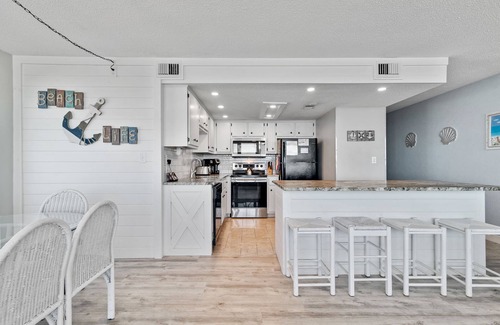Gulf Shores Condo | Steps to HangOut! | Amazing Beachfront Views | Heated Pool | Island Winds W880
