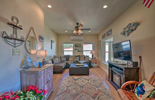 Granbury House | Steps to Lake! Charming Cabin Pool Access and Decks