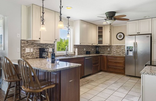 Big Cedars House | Steps to Lake-Dog Friendly- Best view of Lake- Hot Tub- Pool table