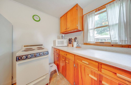 Edinboro Cottage | Steps to Lake + Public Boat Ramp: Edinboro Cottage