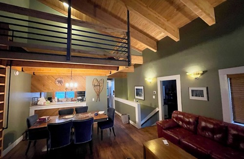 Truckee House | Steps to Northstar Village! Gated, Dog-friendly, with a loft, 2 balconies