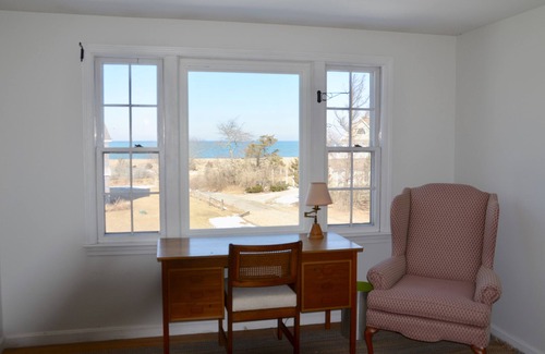 Brewster House | Steps to Paine's Creek-The Perfect Vacation Home