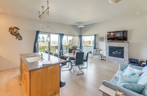 Depoe Bay Condo | Steps to Pirate Cove: Oregon Coast Condo w/View