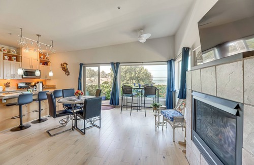 Depoe Bay Condo | Steps to Pirate Cove: Oregon Coast Condo w/View