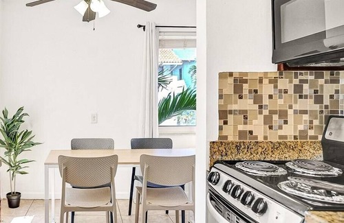 North Beach Apartment | Steps to Sand and Pool | Hollywood Beach Stay