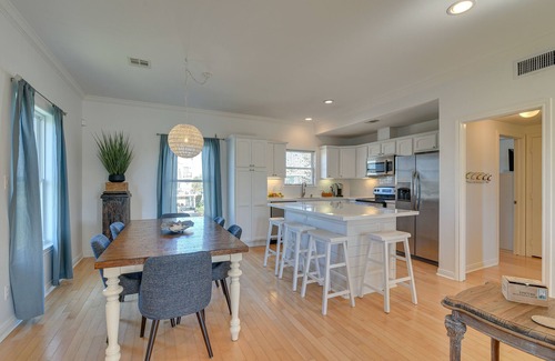 Galveston Cottage | Steps to Sand: Pirates Beach House in Galveston!