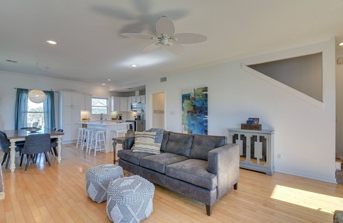 Galveston Cottage | Steps to Sand: Pirates Beach House in Galveston!