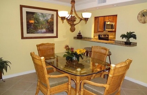 Siesta Key Condo | Steps to Siesta Key beach, condo w/view!