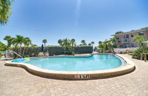 St. Pete Beach Apartment | Steps to St Pete Beach Condo with Pool Access