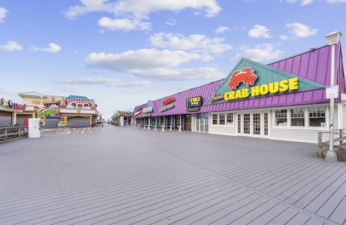 Point Pleasant Beach Condo | Steps to the Beach and Boardwalk