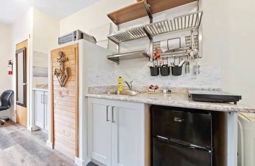 Ucluelet Apartment | Steps to Terrace Beach ~ Near Wild Pacific Trail ⎮Whale's Tale