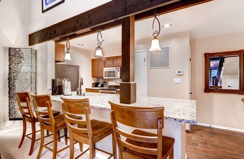 South Lake Tahoe House | Steps to the beach, Pool, Hot Tub, Sauna LLV480