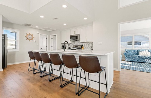 Corolla House | Steps to the Beach 4 Bedroom Home at Crown Point