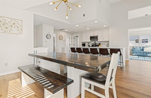 Corolla House | Steps to the Beach 4 Bedroom Home at Crown Point