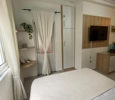 Sarande Apartment | Steps to the beach Apartment