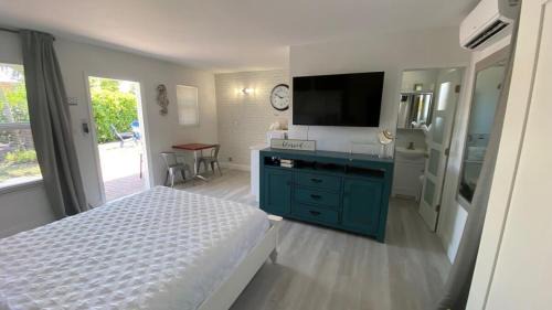 Lauderdale-by-the-Sea Apartment | Steps To The Beach -renovated Studio Unit #1