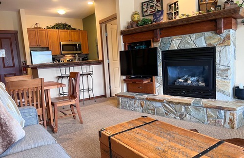 East Kootenay Condo | Steps to the Elk Chair | Pool and Hot Tub