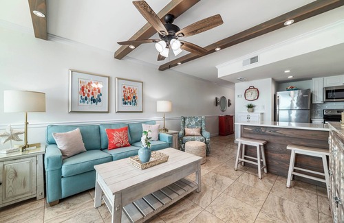 Gulf Shores Condo | Steps to the HangOut! | Island Winds East Beachfront Condo | My Beach Getaways