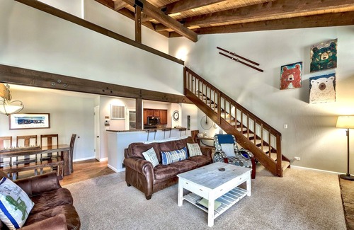 South Lake Tahoe House | Steps to the Lake & Beach Peaceful Retreat.2 Bed + Loft