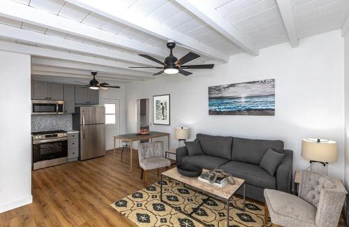 San Clemente Apartment | Steps to the pier!