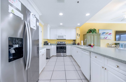 Thomas Drive Condo | Sterling Beach 3BR 2BA 2nd floor beautiful condo! Free Beach Chairs!