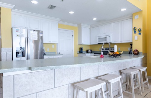 Thomas Drive Condo | Sterling Beach 3BR 2BA 2nd floor beautiful condo! Free Beach Chairs!
